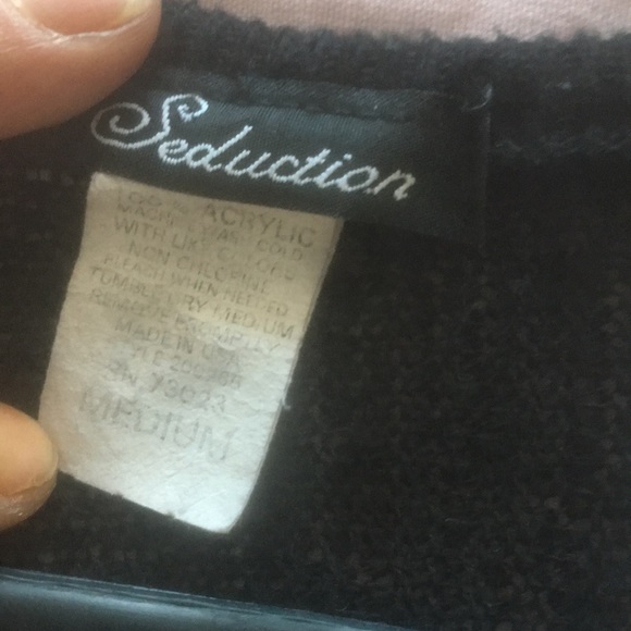 Black, White& Grey Top wide sleeves size medium - Picture 8 of 9